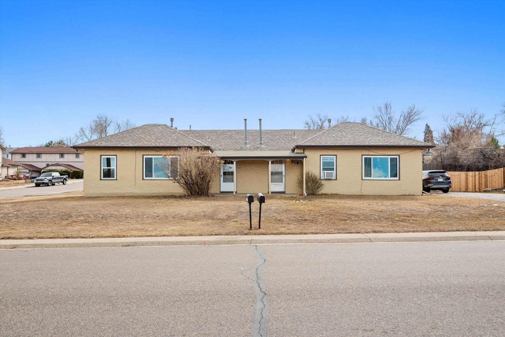 Lakewood Apartment: 7700 W Kentucky Ave