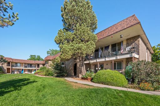 Bright & Inviting 2 Bedroom Condo in Denver – photo 1