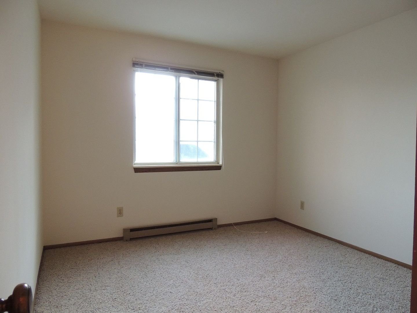 Hartland Apartment: 716-730 Mansfield Court