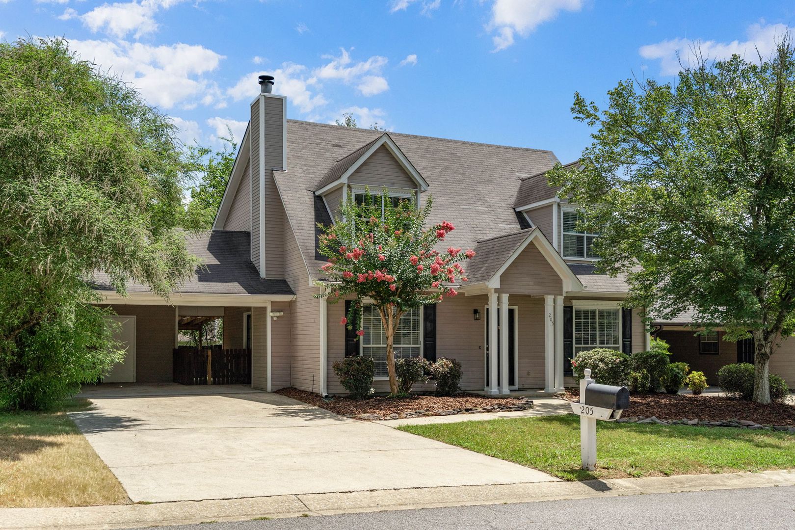 Pelham House: 205 Brookhollow Dr.