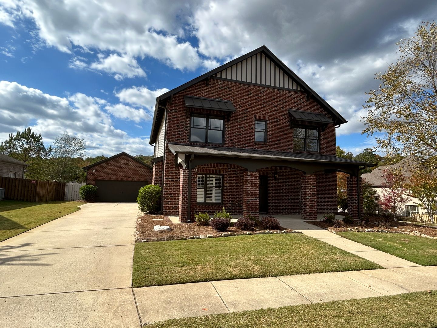 Birmingham House: 1485 Oxford Manor