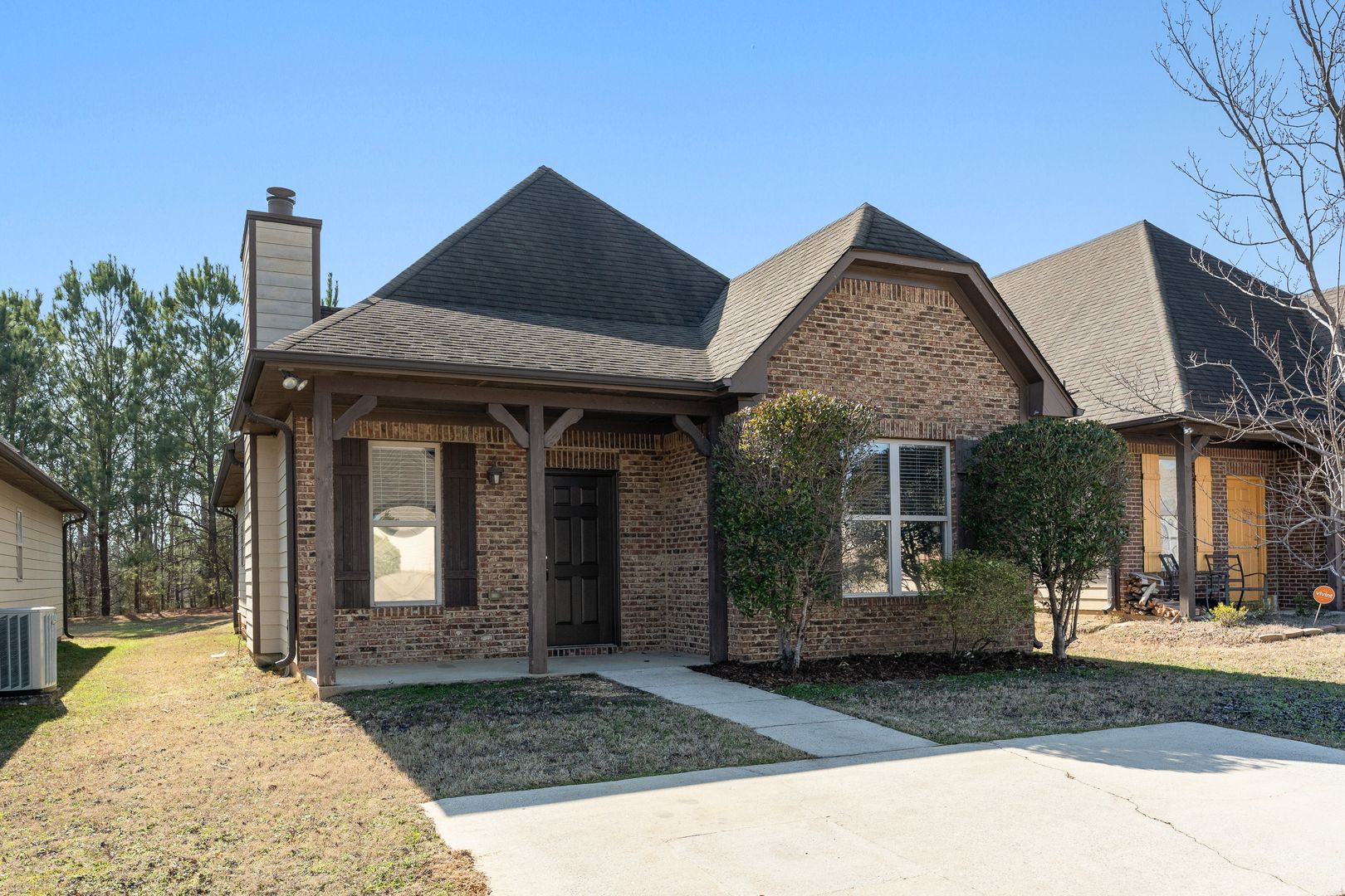 Calera House: 1097 Savannah Lane