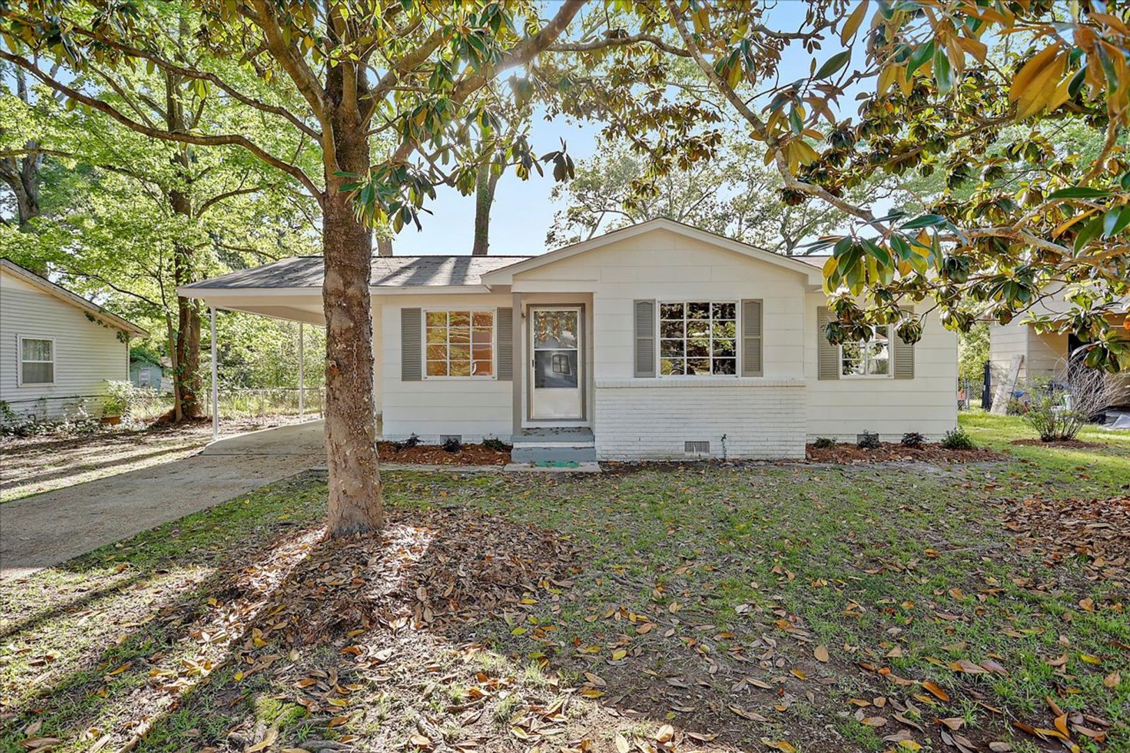 Pearl House: 217 Pine Park Dr