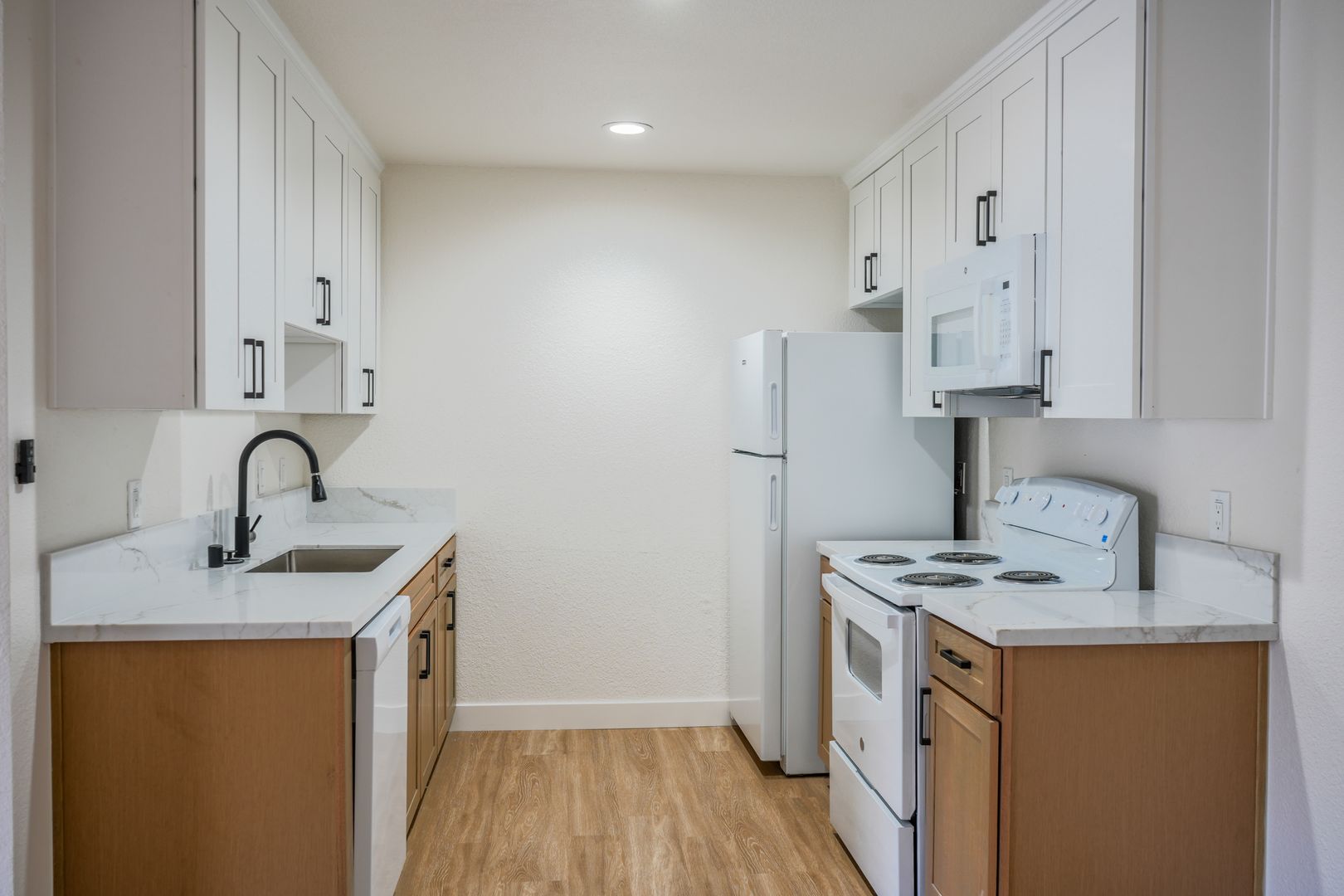 Vista Apartment: 920 Sycamore Ave