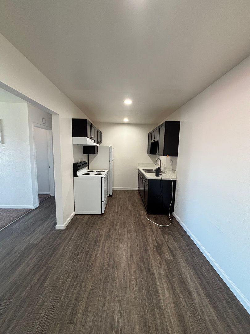 Chula Vista Apartment: 667 F St