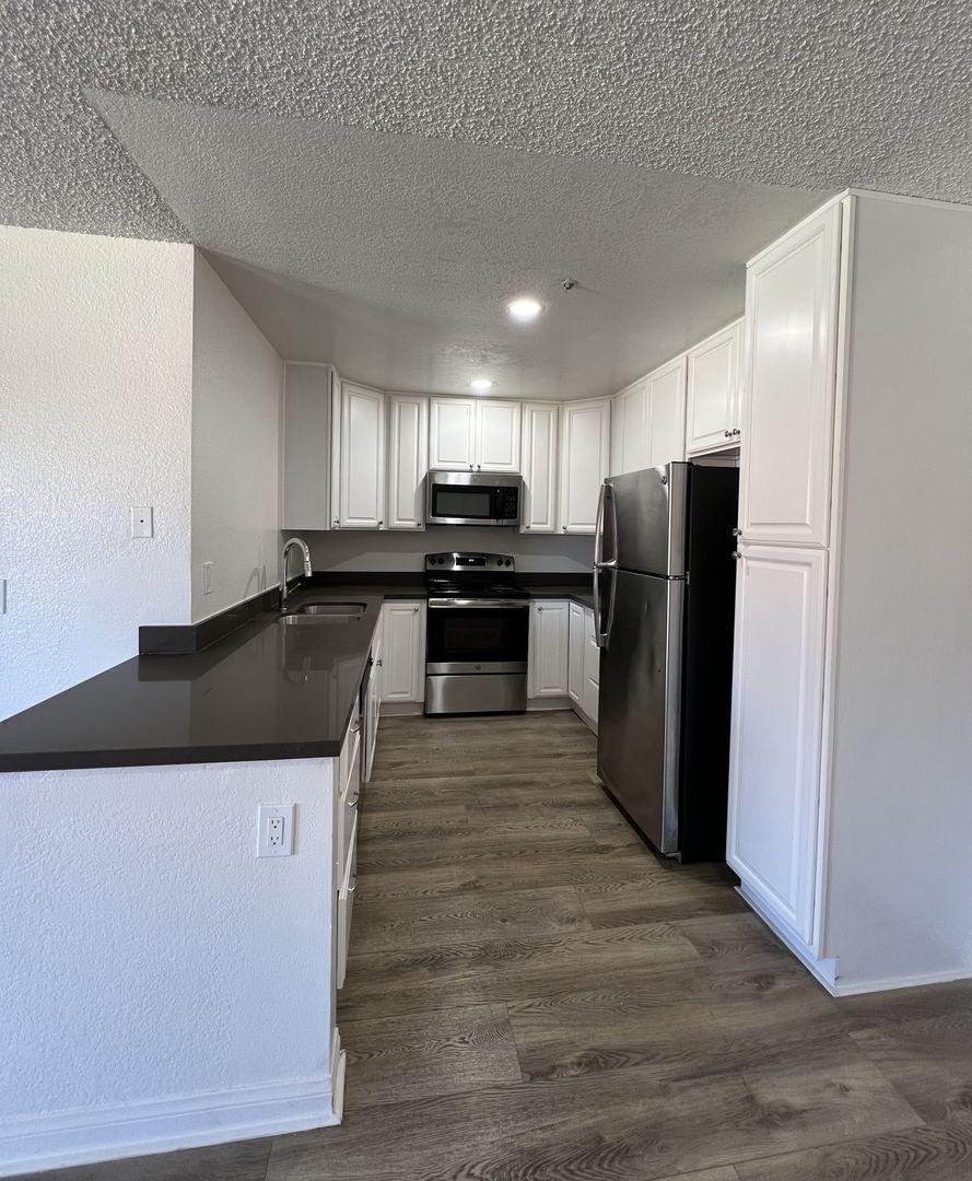 Vista Apartment: 920 Sycamore Ave