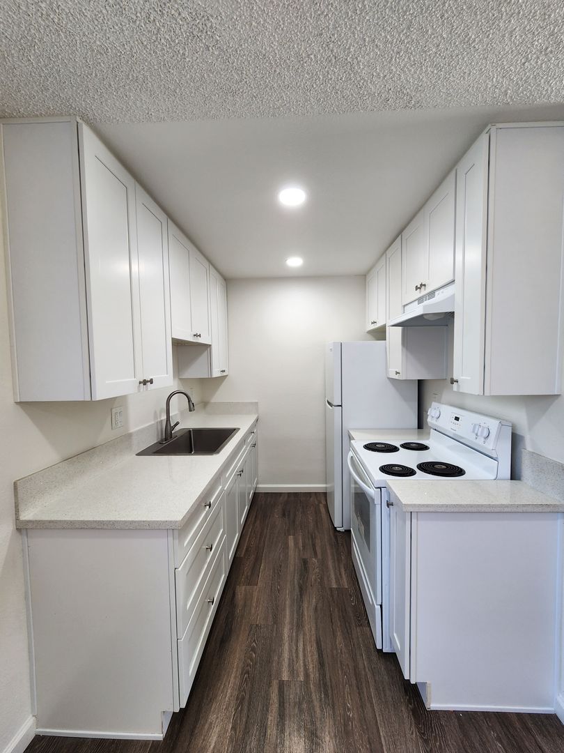 National City Apartment: 2039 L Ave