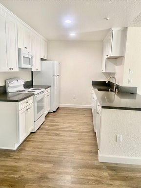 2 bed, 2 bath – photo 1