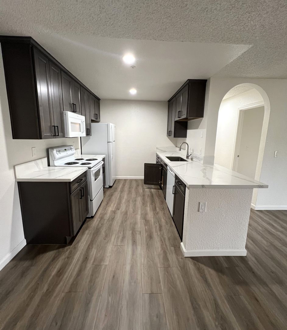 Vista Apartment: 920 Sycamore Ave