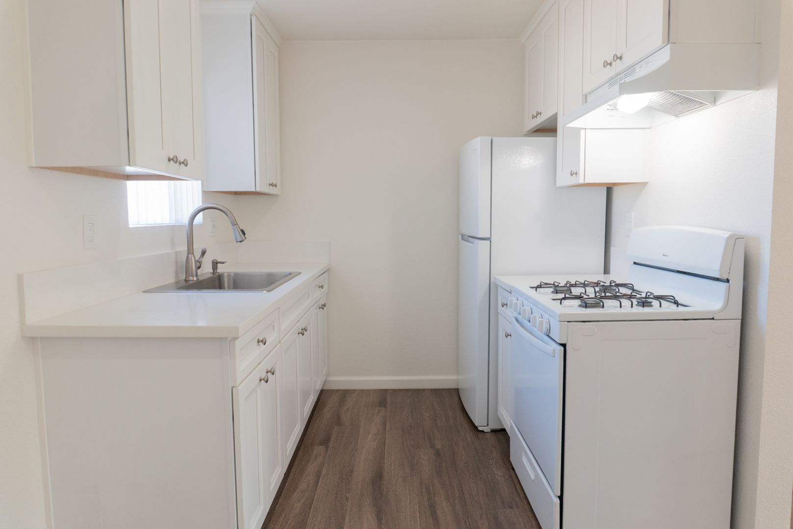 Imperial Beach Apartment: 1441 13th St