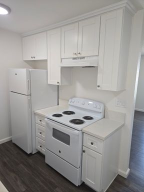 1 Bed, 1 Bath Apartment – photo 1