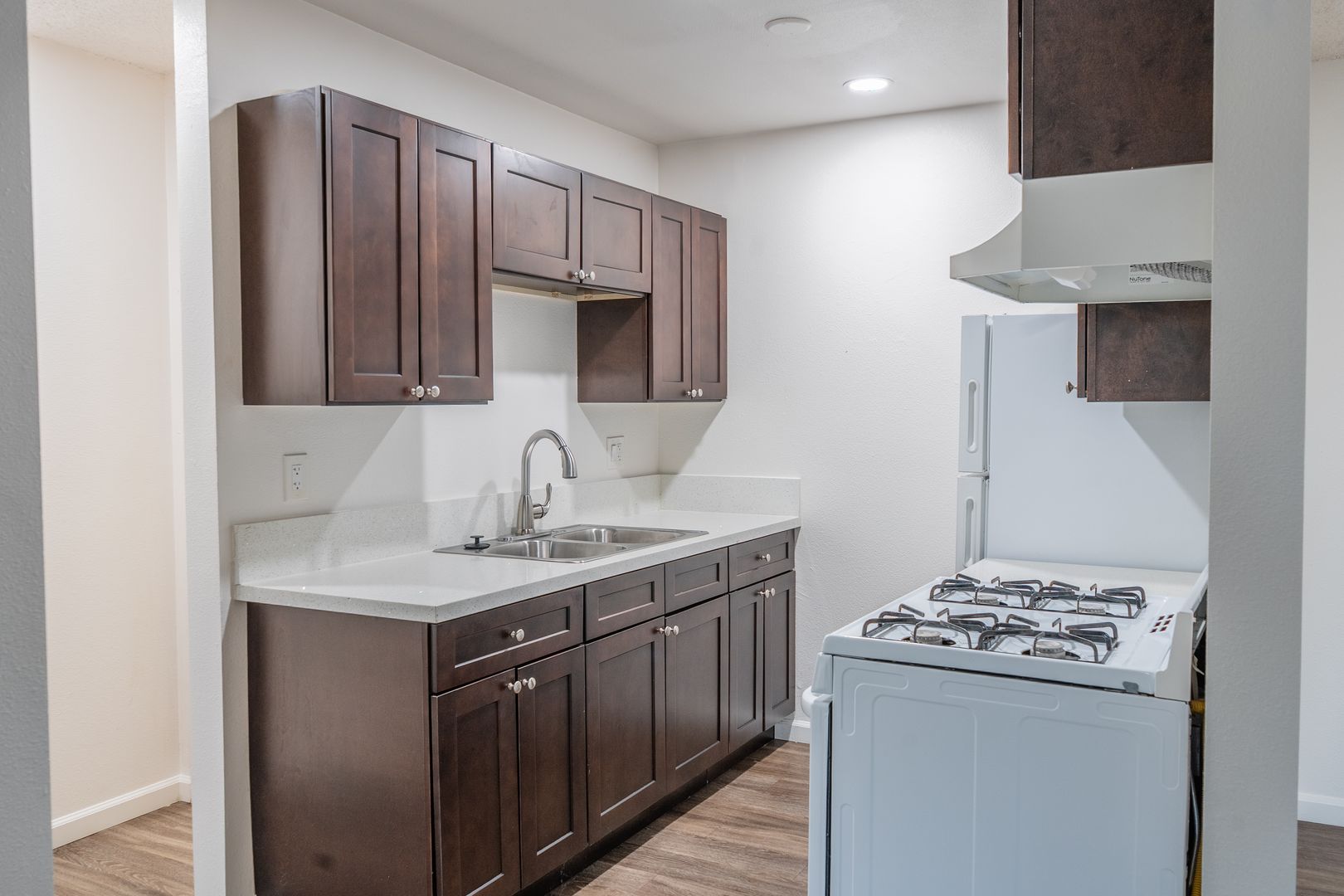 Escondido Apartment: 400 408 E Mission Ave