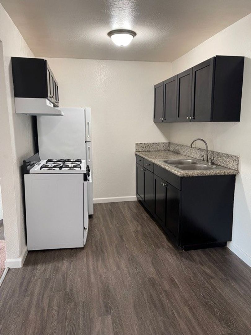 Vista Apartment: 500-510 Townsite Dr