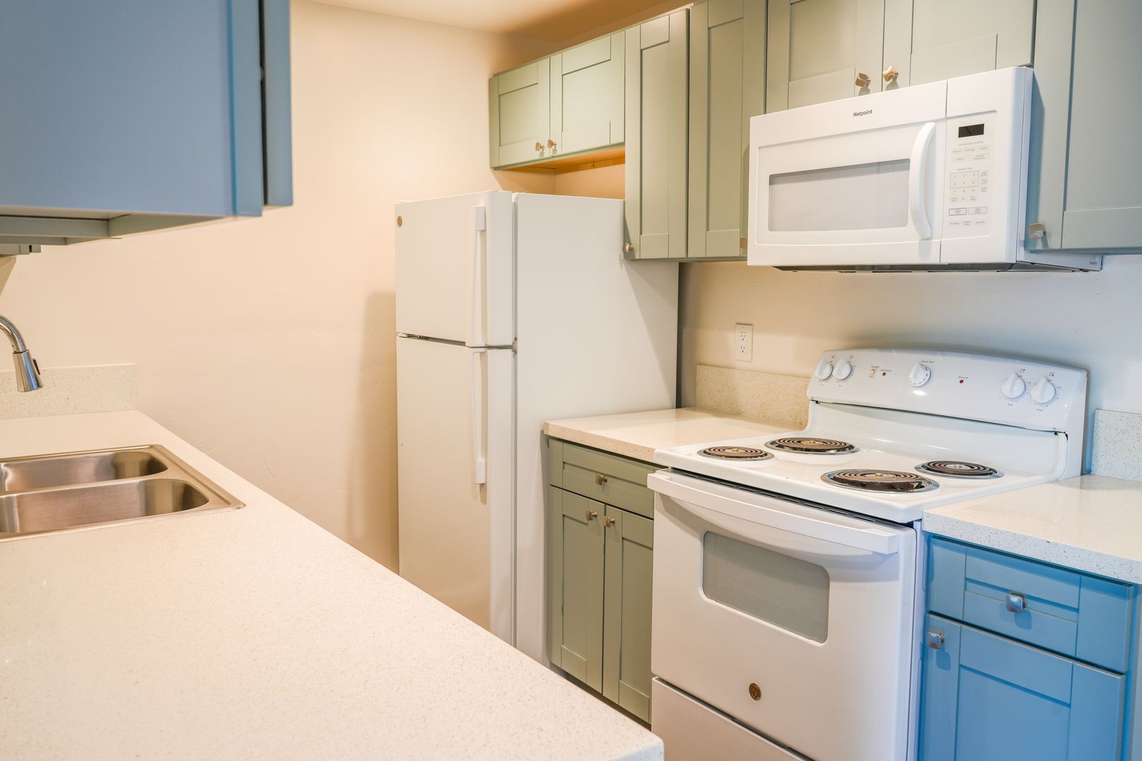 San Diego Apartment: 1530 Chalcedony St