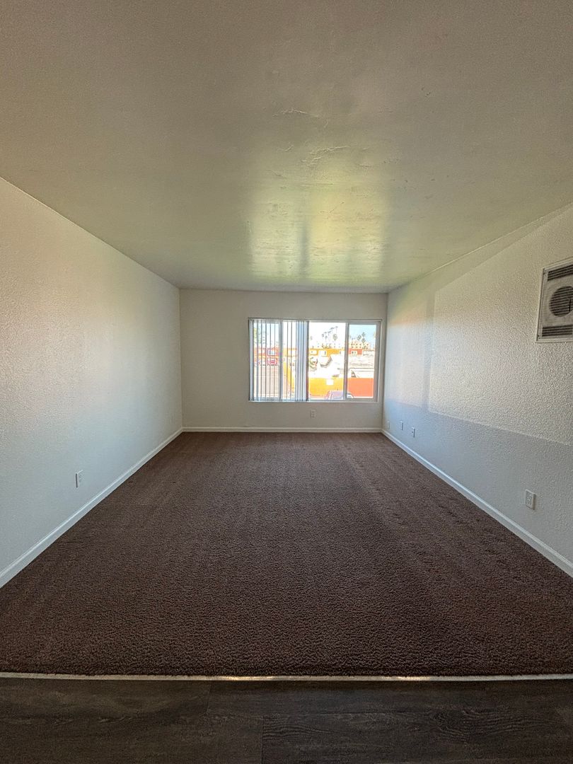 Chula Vista Apartment: 667 F St