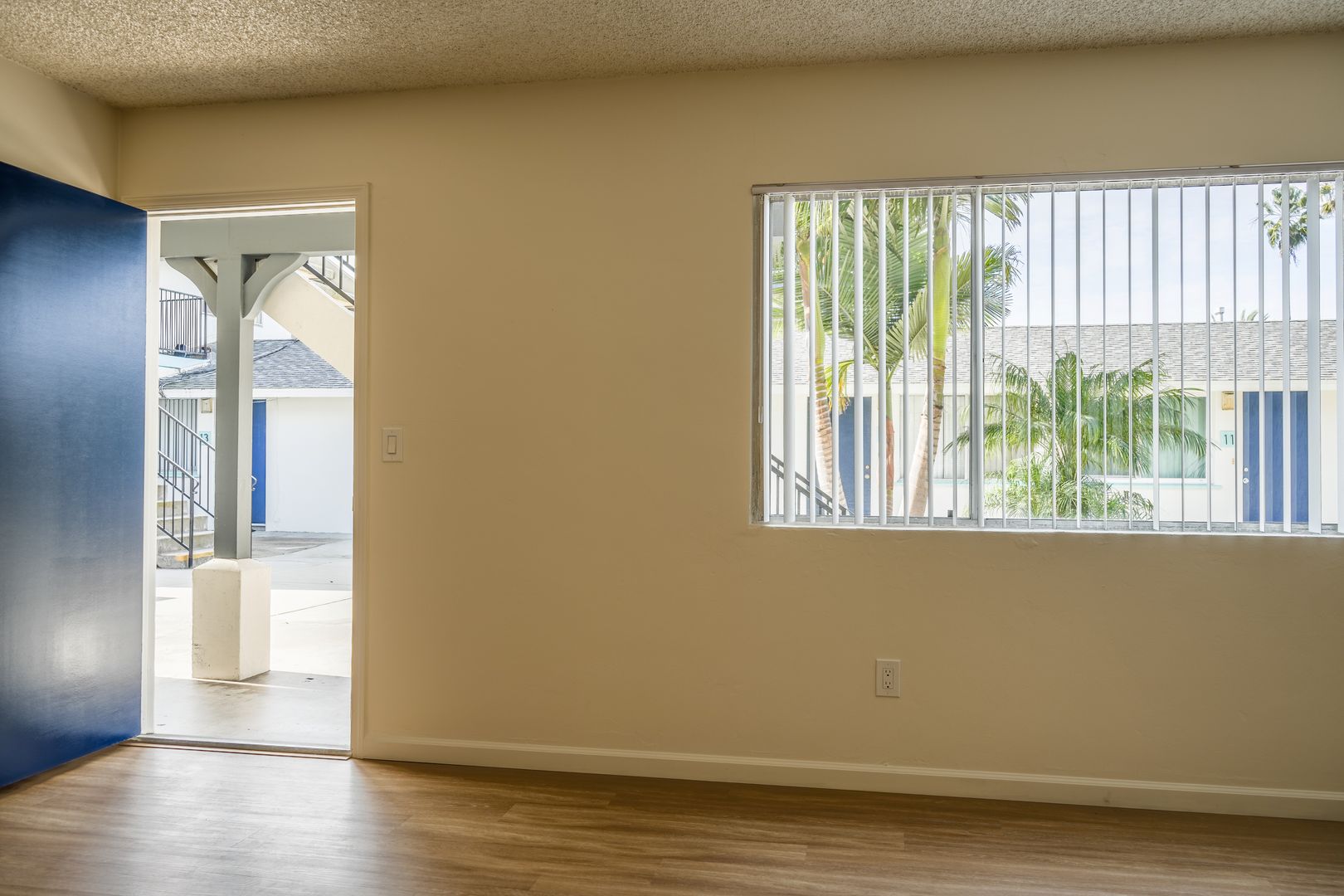 San Diego Apartment: 5025 Cape May Ave