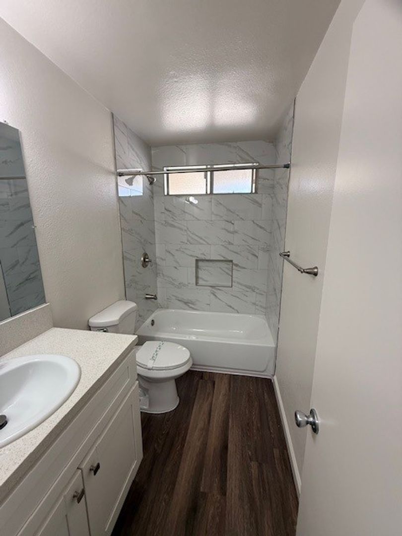Imperial Beach Apartment: 1441 13th St
