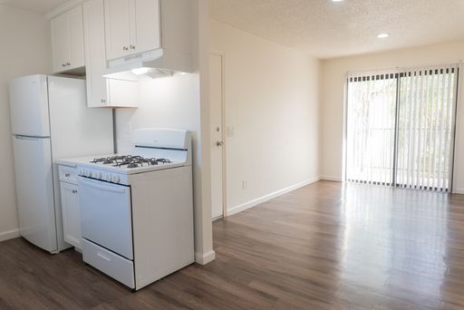 Two-Bedroom, One-Bathroom Apartment – photo 1