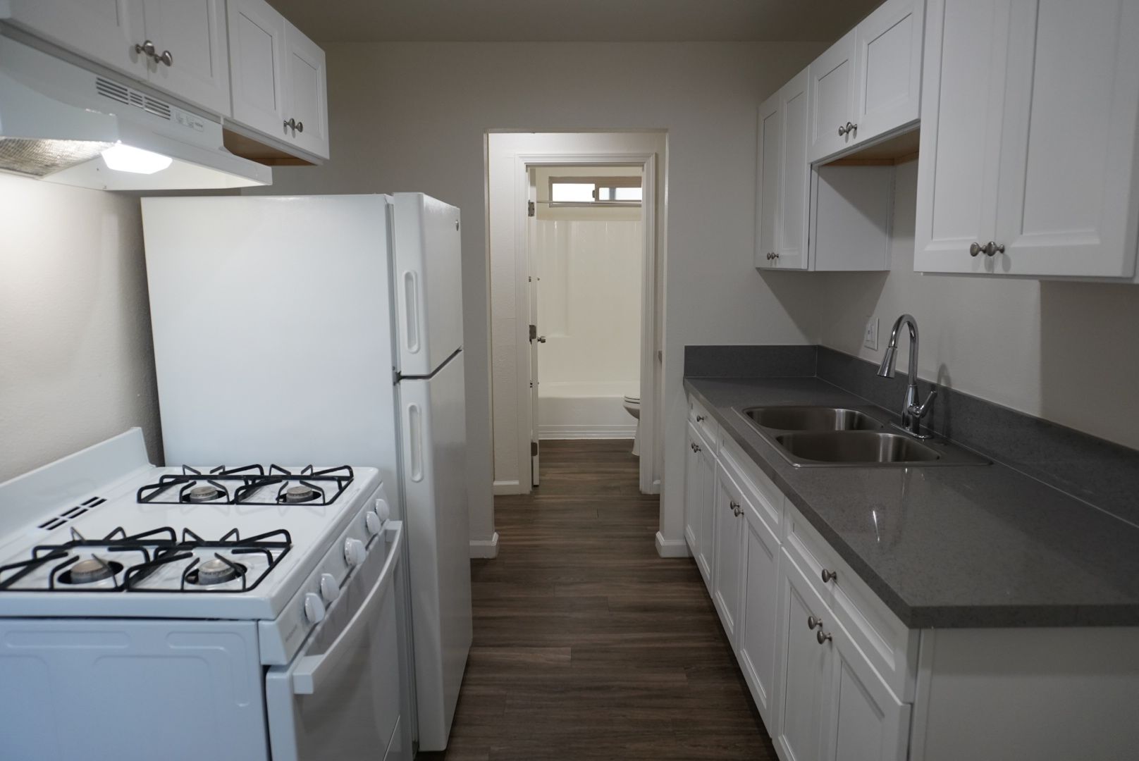 San Diego Apartment: 2580 C St
