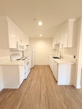 3 Bed 2 Bath Rental at 920 Sycamore Ave, 67, Vista, CA – photo 1
