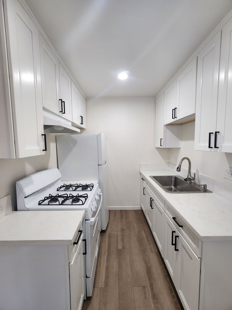 Chula Vista Apartment: 657-667 Sea Vale St