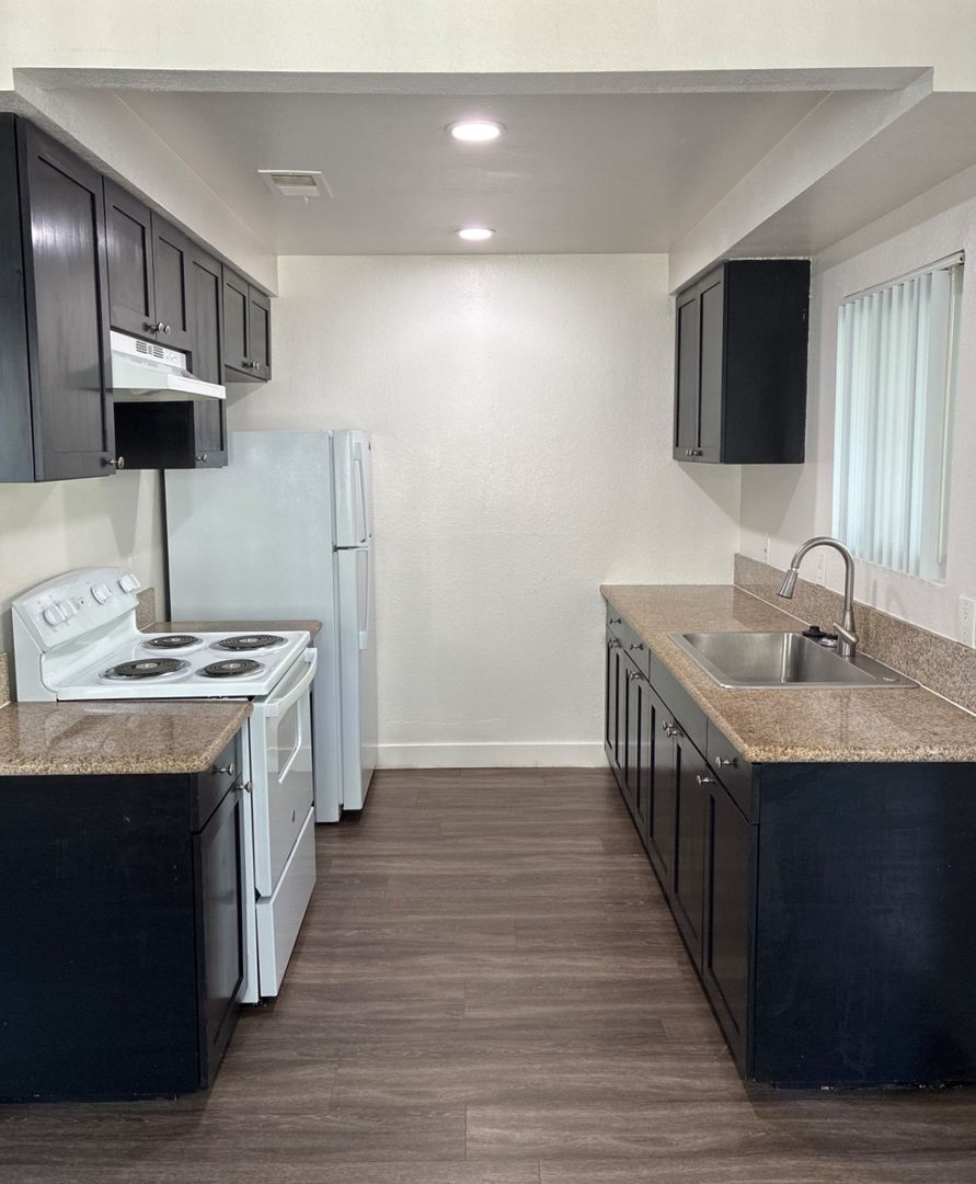 San Marcos Apartment: 342-58 Pleasant Way