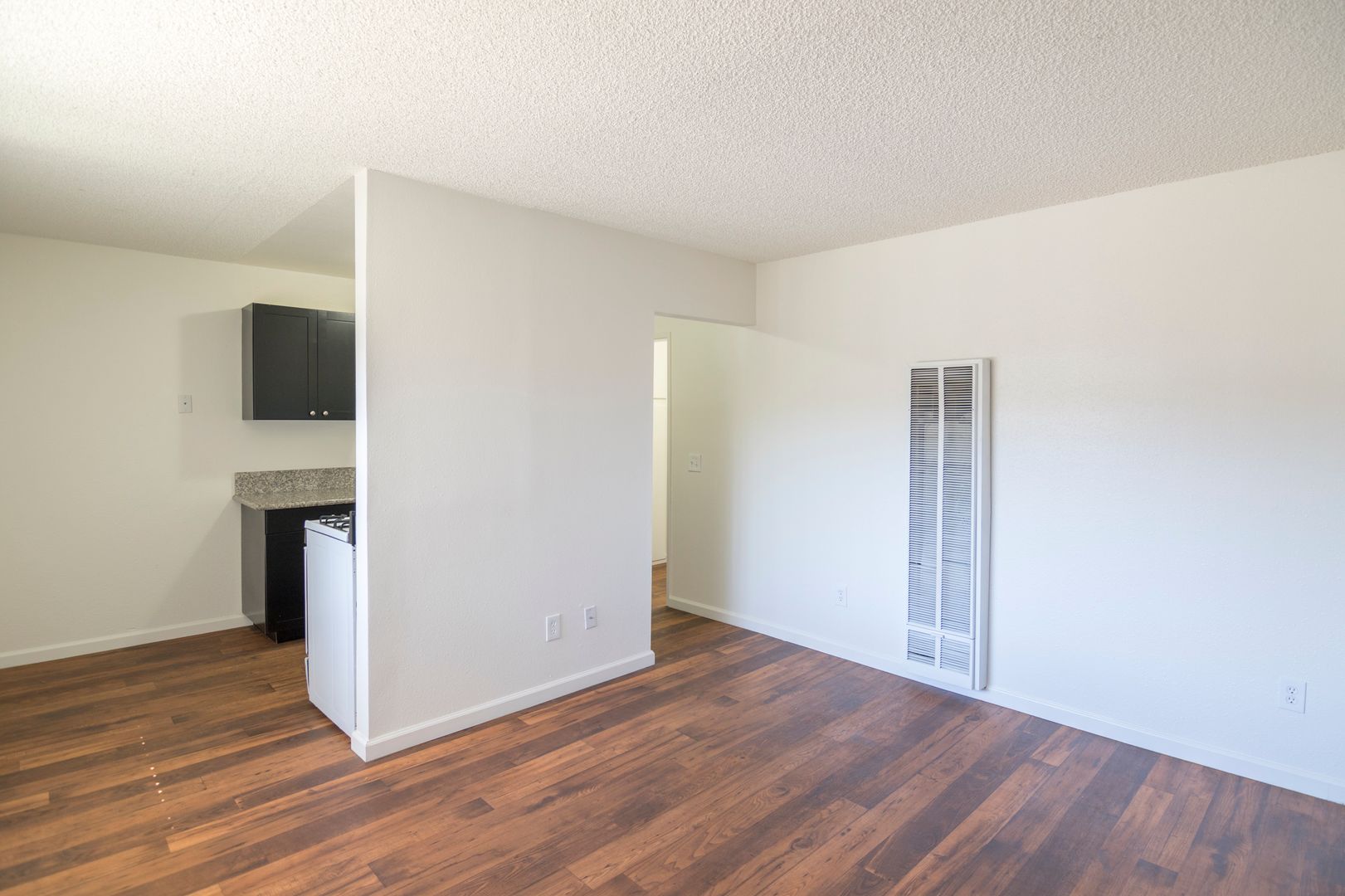 San Diego Apartment: 2580 C St