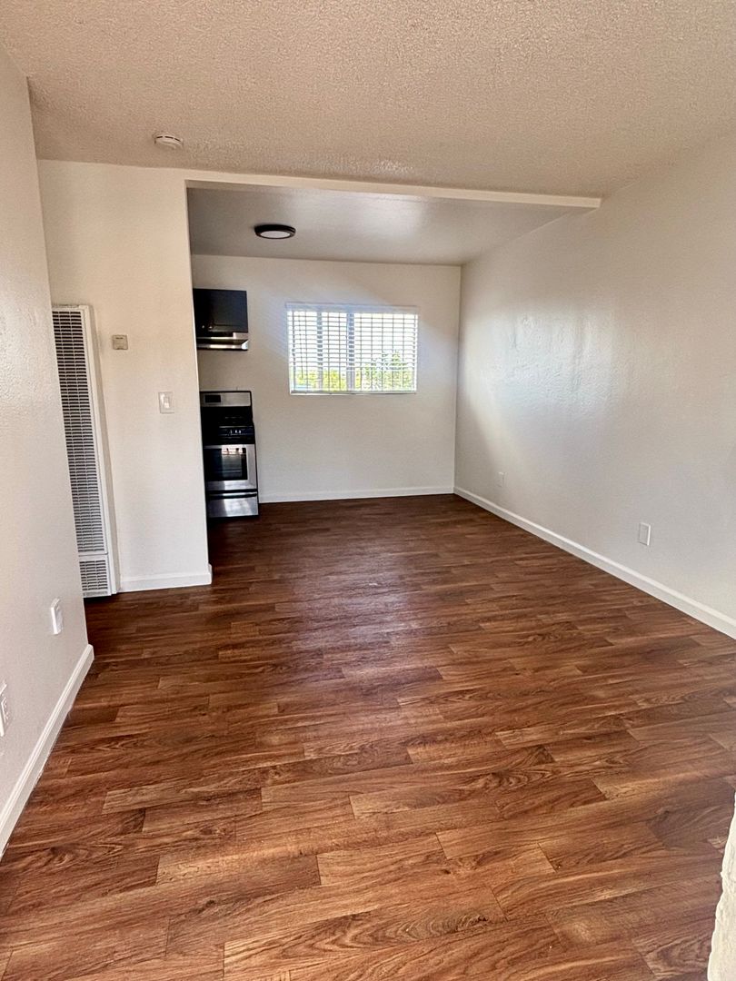Chula Vista Apartment: 551-581 McIntosh St