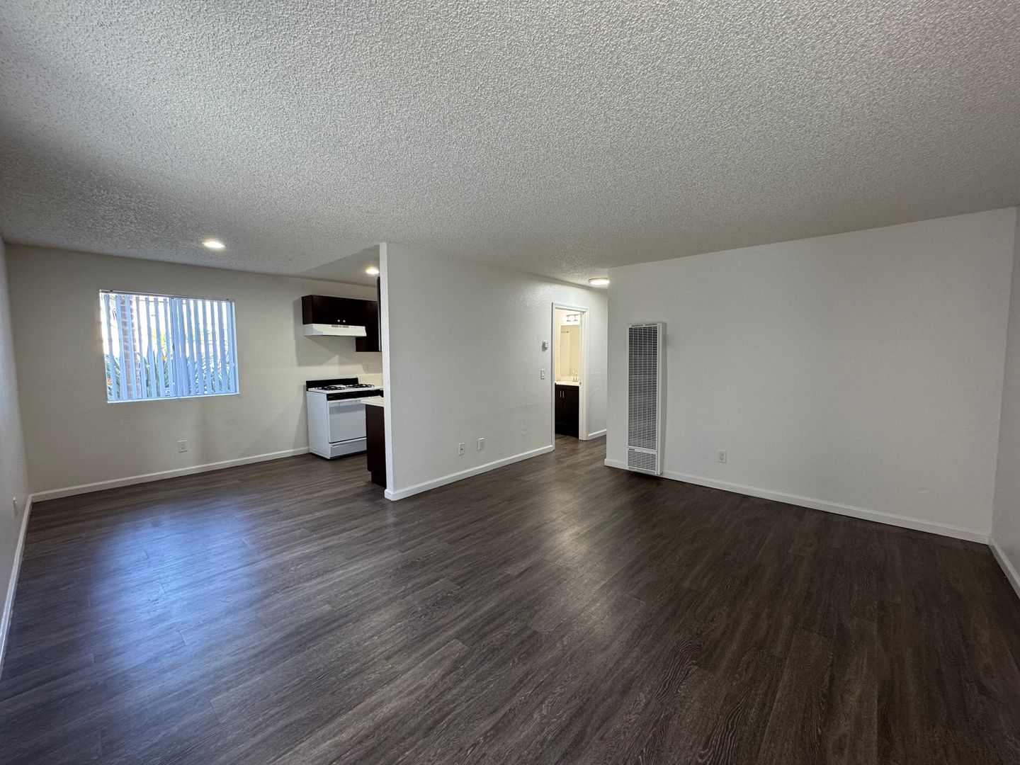Imperial Beach Apartment: 1441 13th St