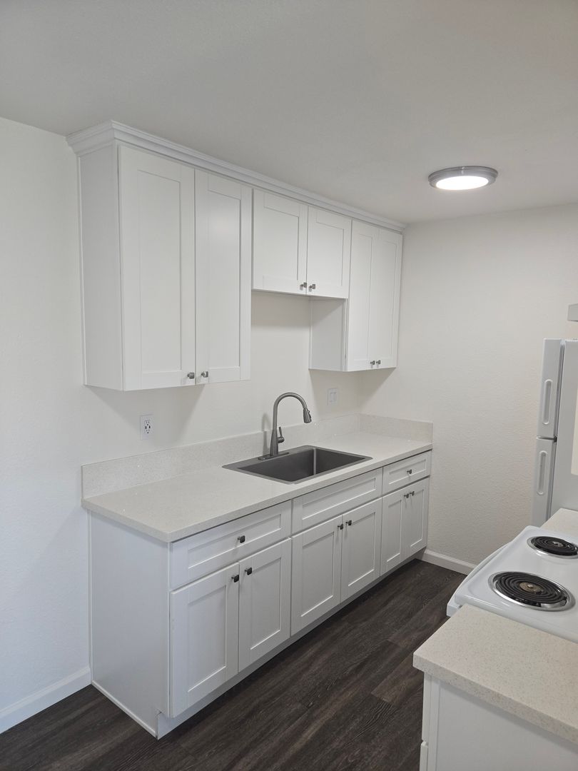 Chula Vista Apartment: 1255-71 Broadway