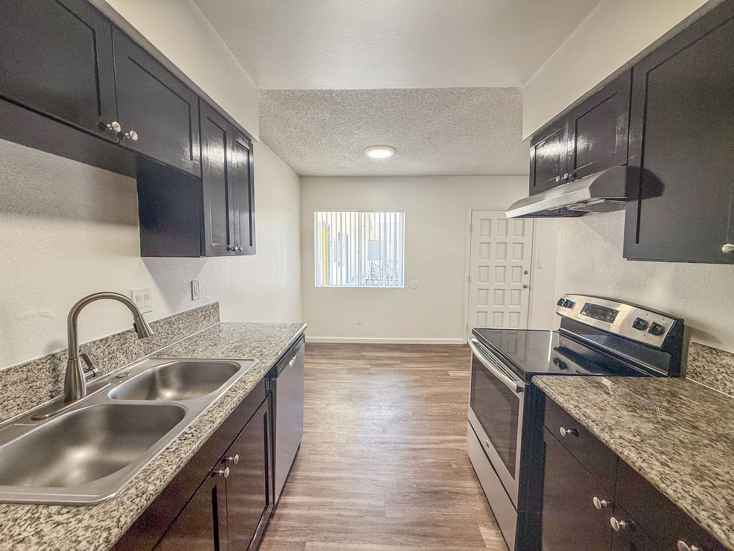 San Diego Apartment: 4878 Saratoga Ave