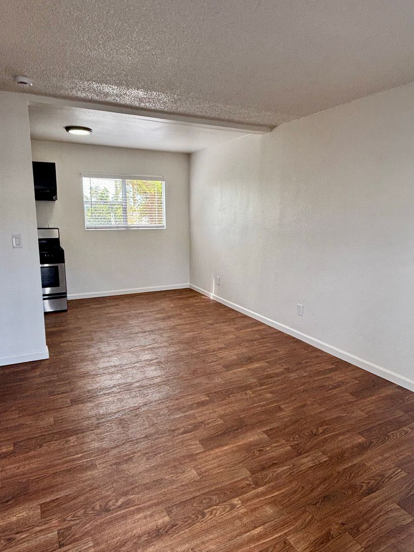 Chula Vista Apartment: 551-581 McIntosh St