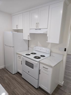 1 Bed, 1 Bath Apartment – photo 1