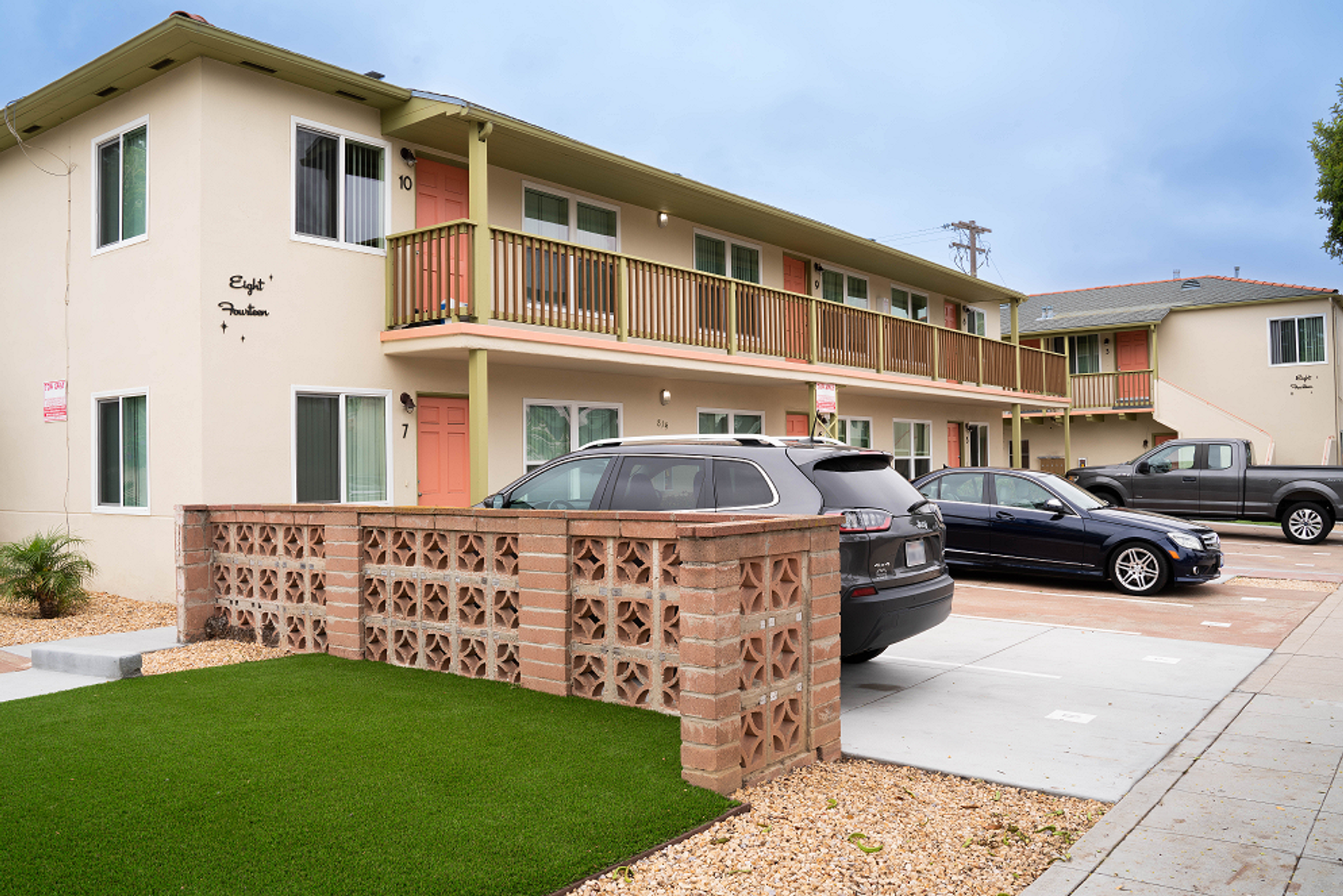 Coronado Apartment: 814 4th St.