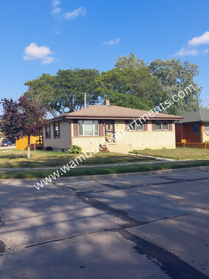 Racine House: 2215 Golf Ave
