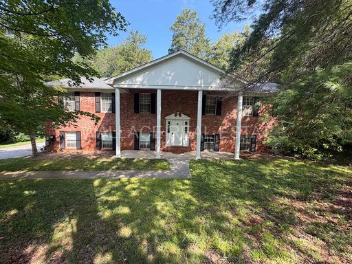 NEW RENTAL RATE...FARRAGUT LIVING OFFERING 4 BEDROOMS AND 3.5 BATHS WITH NICE SUN PORCH – photo 1
