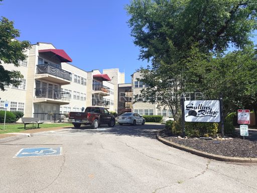 CLOSE TO DOWNTOWN, UT CAMPUS, AND THE AIRPORT – photo 1