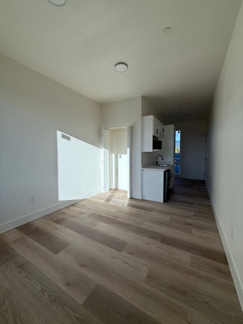 Berkeley Apartment: 2435 San Pablo Ave