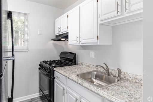 Spacious One Bedroom Apartment Home Available in Prime Location!