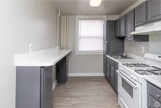 Spacious Two Bedroom Apartment Home Available in Prime Location! – photo 1