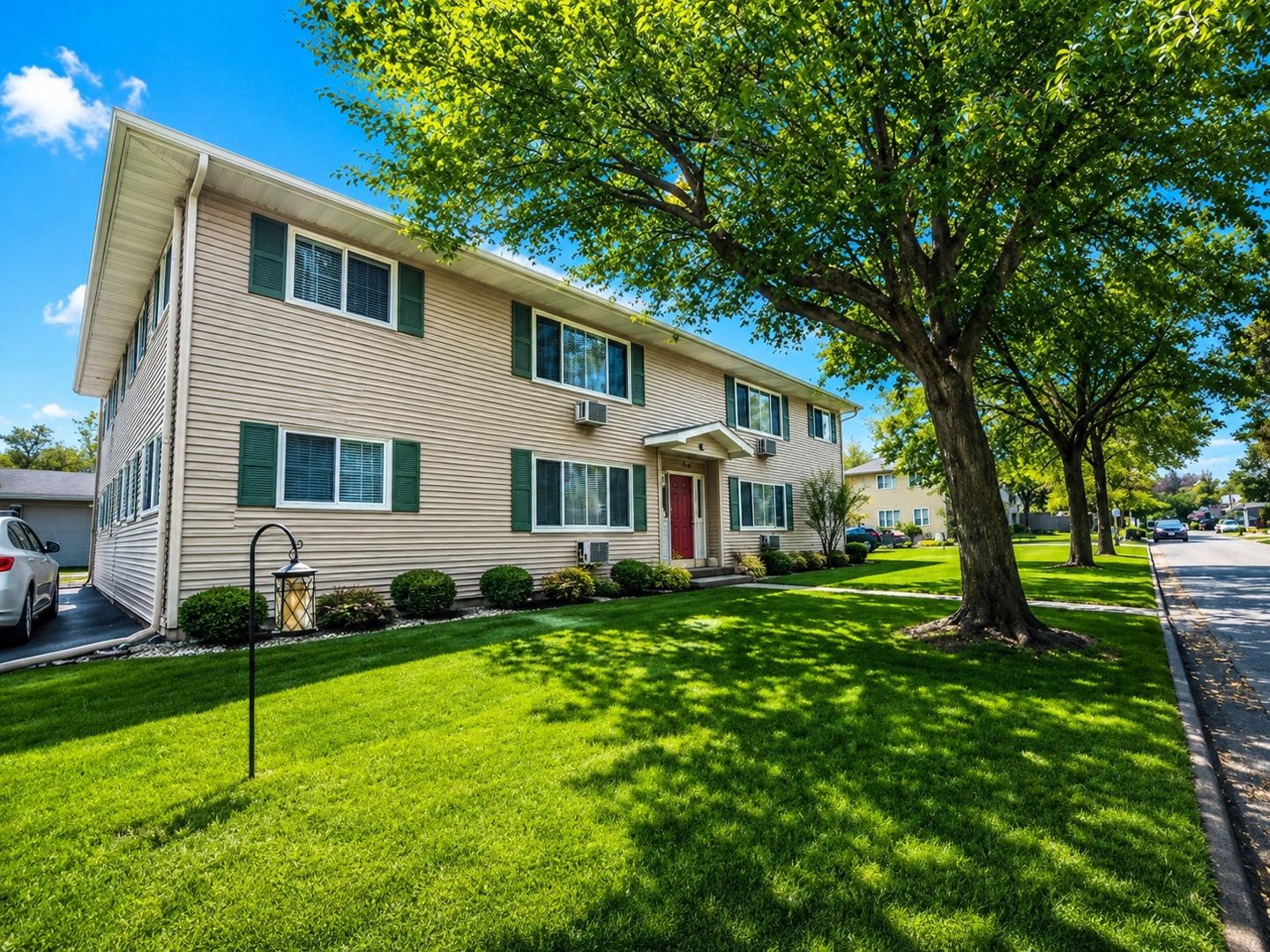 Wausau Apartment: 909 Genrich St