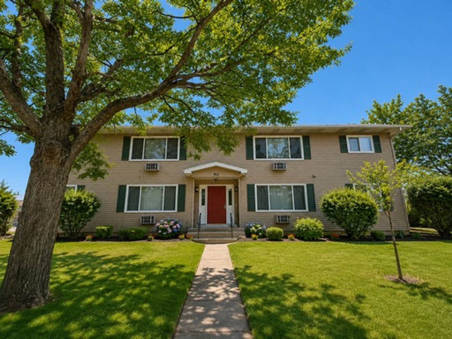 Wausau Apartment: 915 Genrich Street