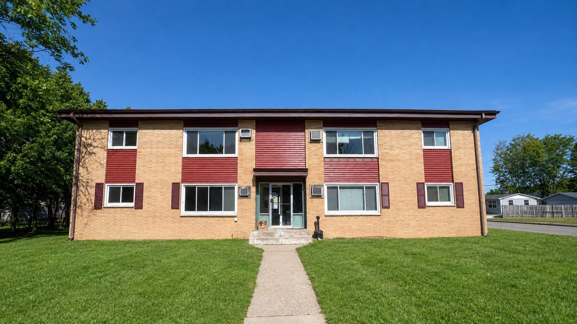 Schofield Apartment: 3614 Sternberg Avenue