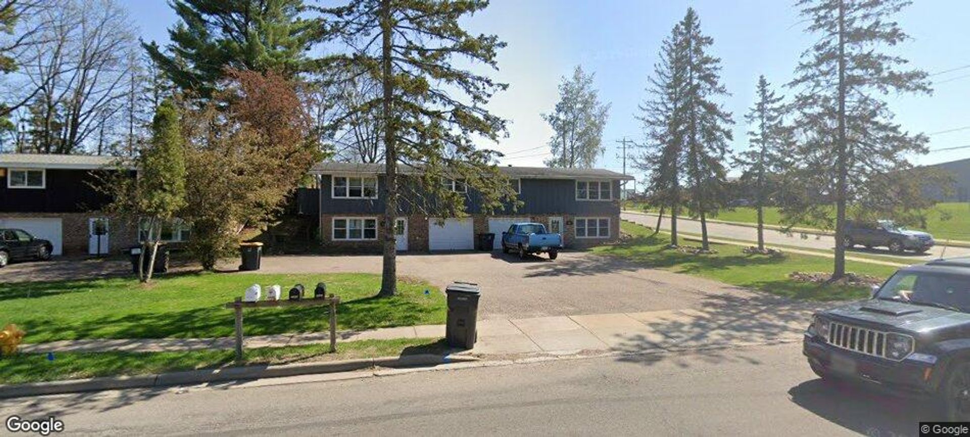 Weston Apartment: 2501/2505 Jelinek Avenue