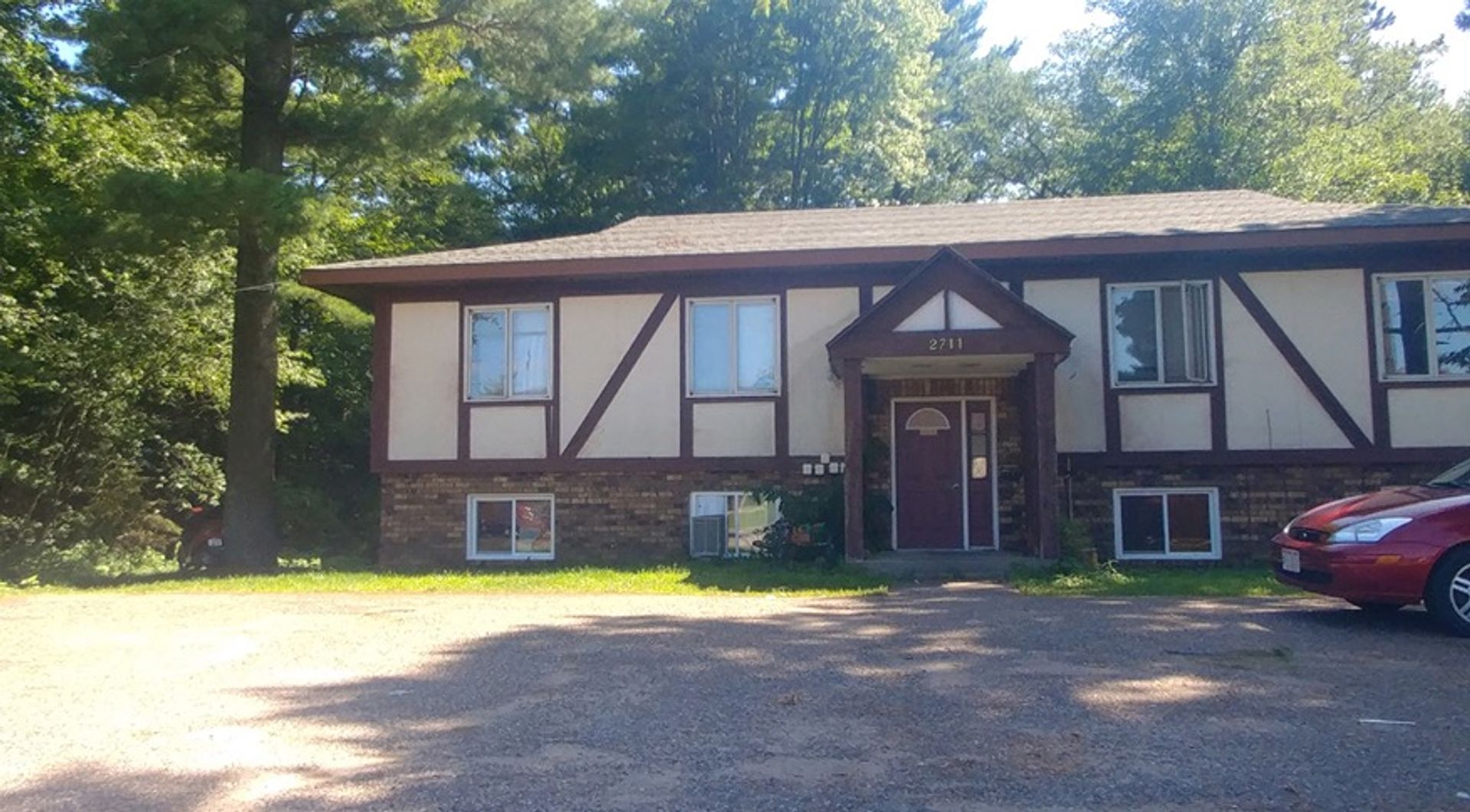Weston Apartment: 2711 Jelinek Avenue