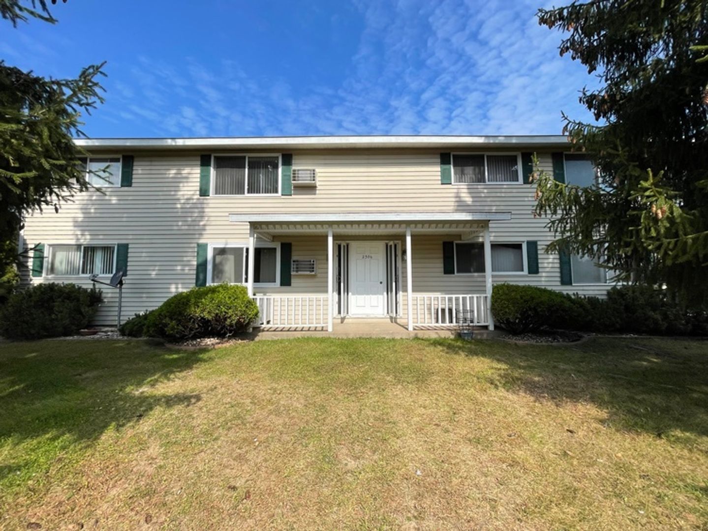 Schofield Apartment: 2306 Radtke Avenue