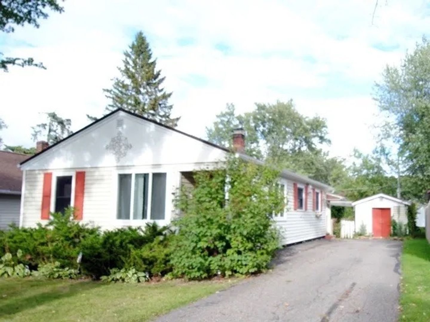 Marshfield House: 1411 S Prospect Ave
