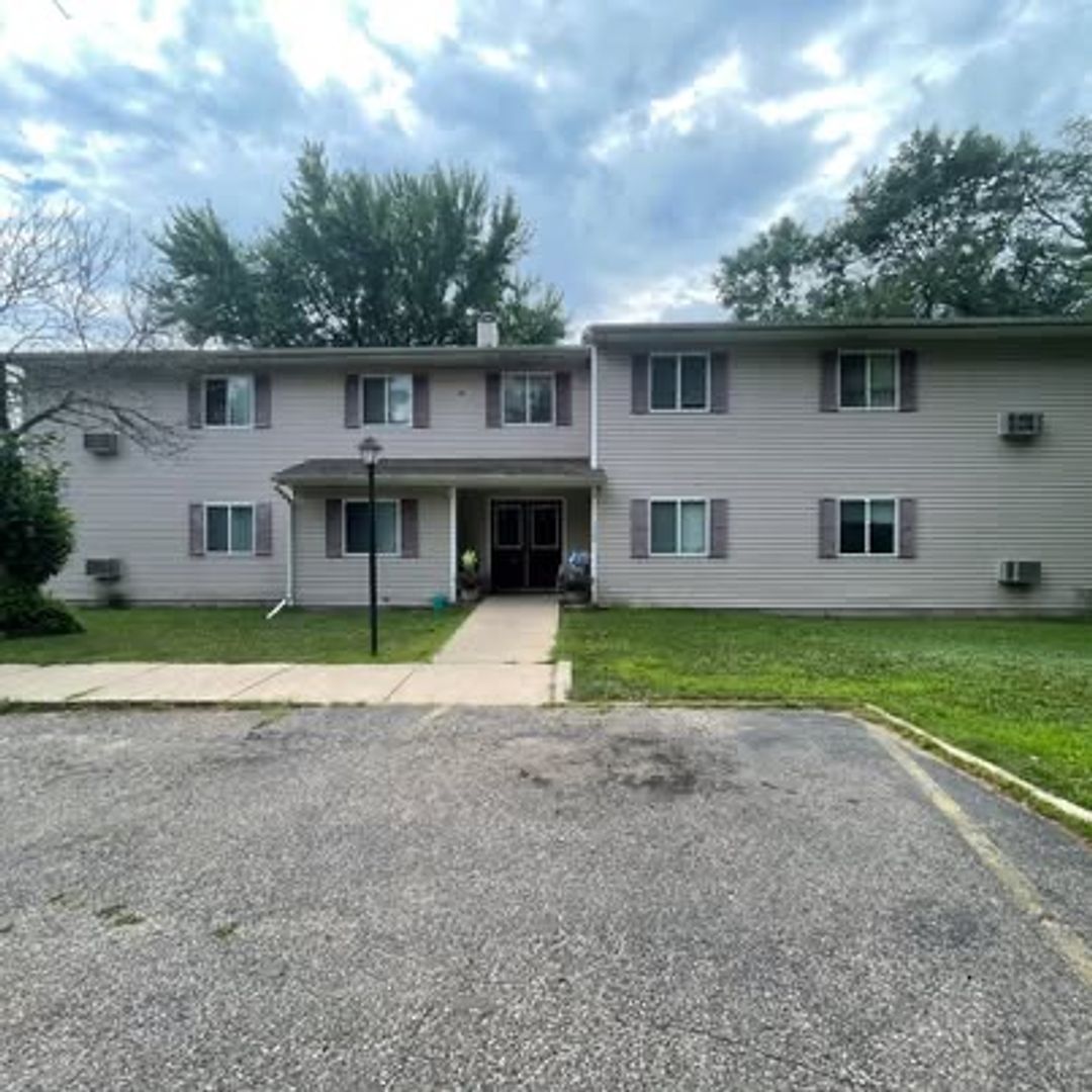 Wisconsin Rapids Apartment: 1320 23rd Ave S