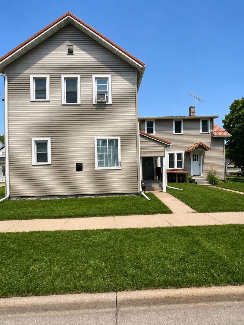 Marion Apartment: 710 North Main Street