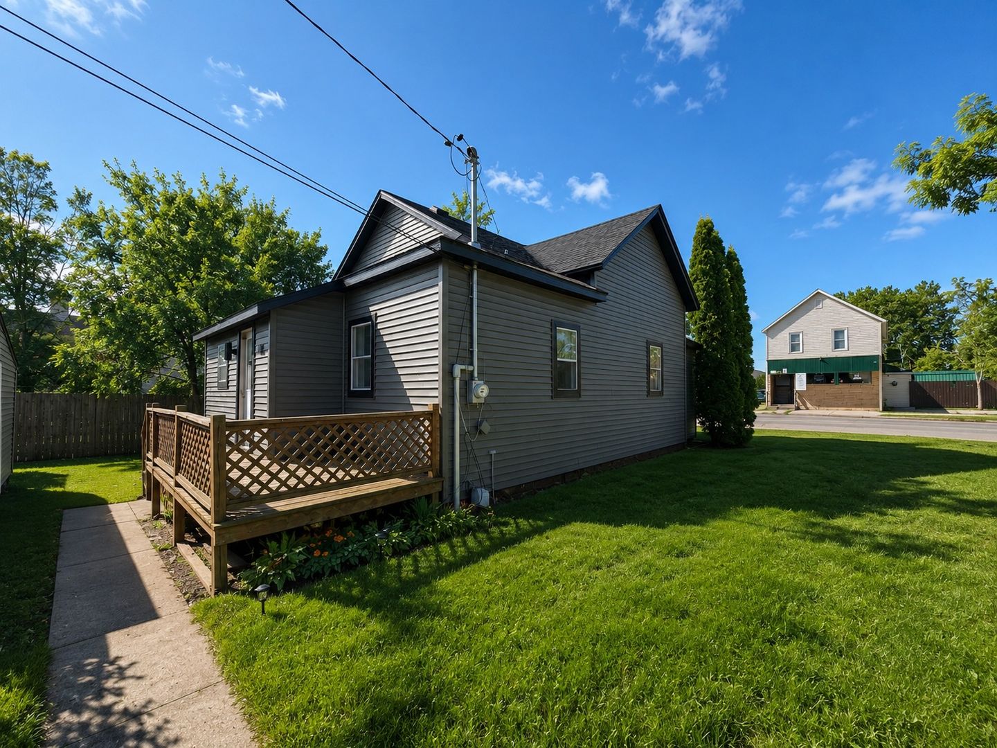 Wausau House: 817 S 3rd Ave